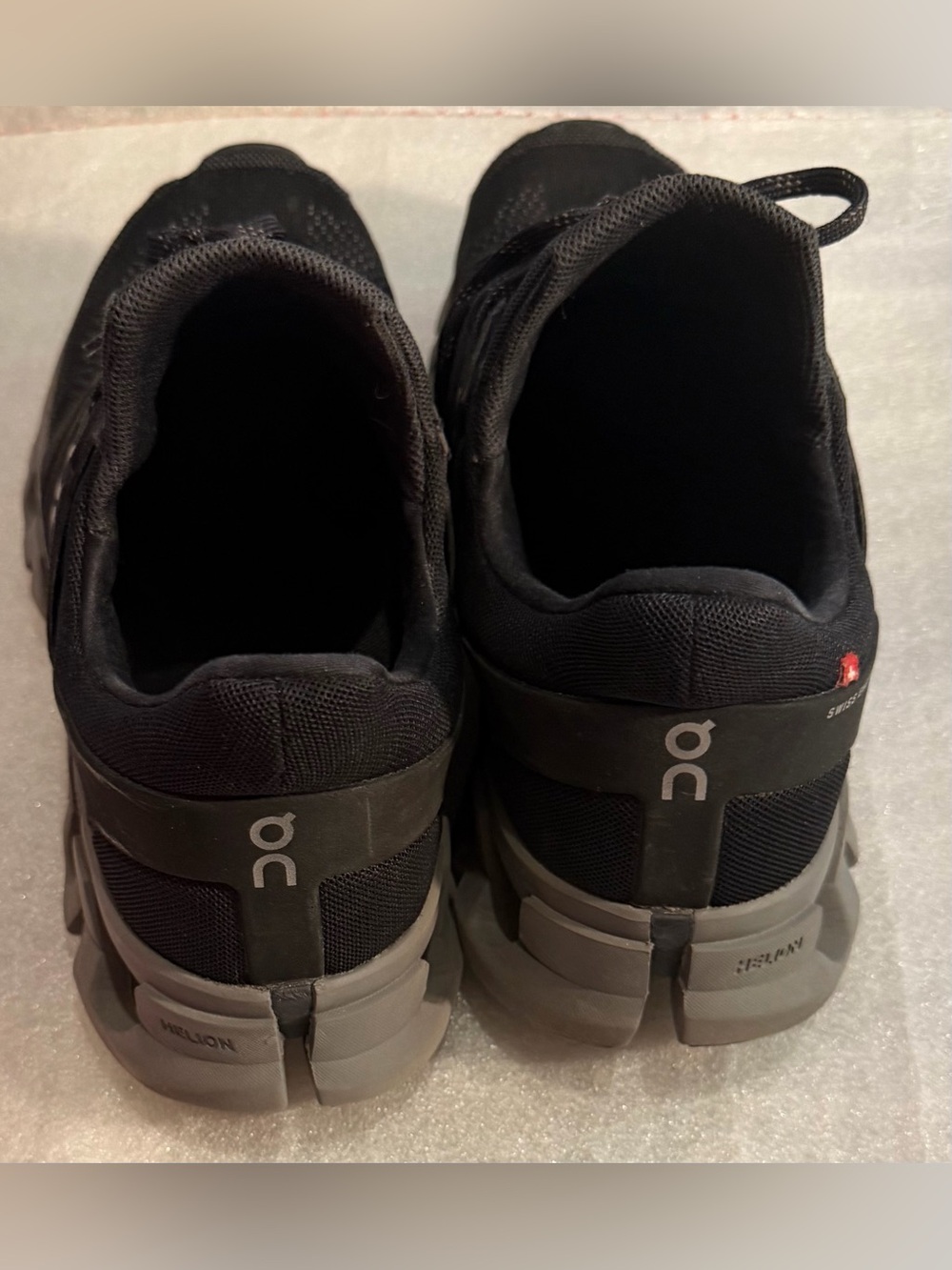 On Clouds  Men's Athletic Shoes - Black - Picture 4 of 9